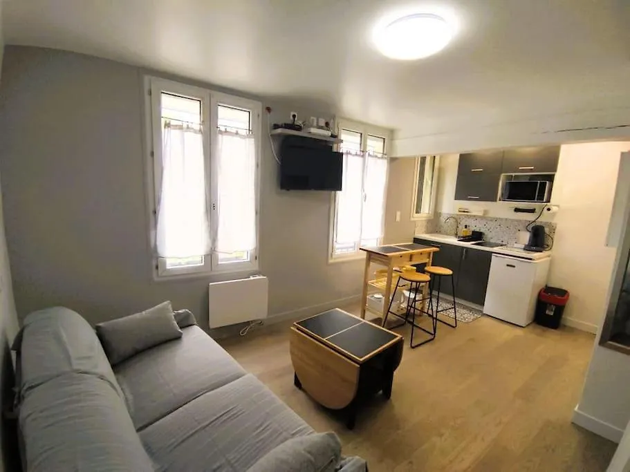 Chic So Paris Apartment